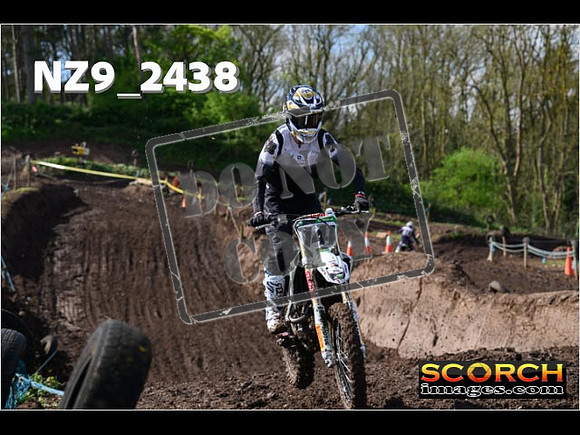 Experts-032