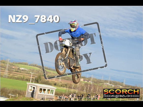 Experts-057