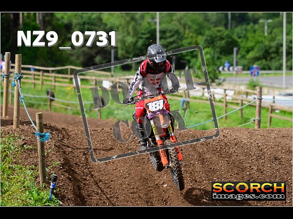 Experts-056