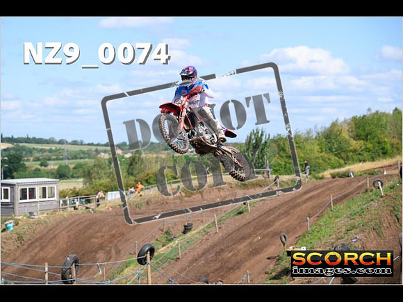 Experts-084