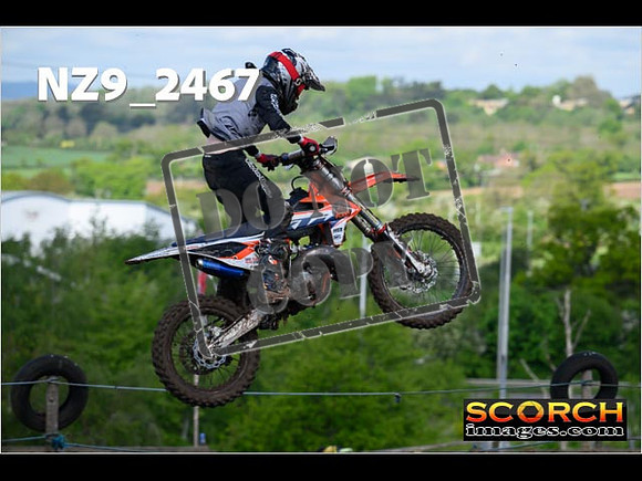 Experts-060
