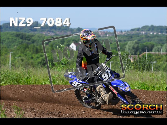Experts-069