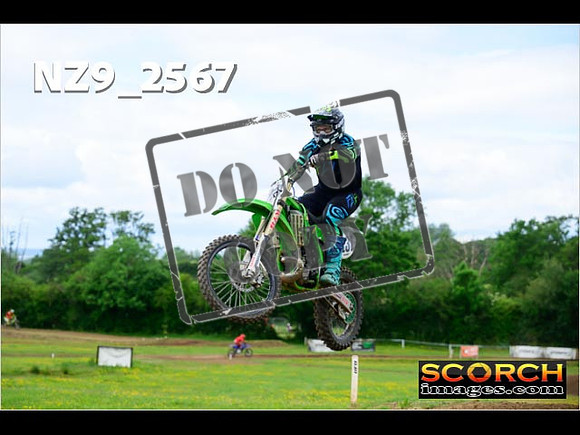 Experts-067