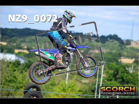 Experts-082