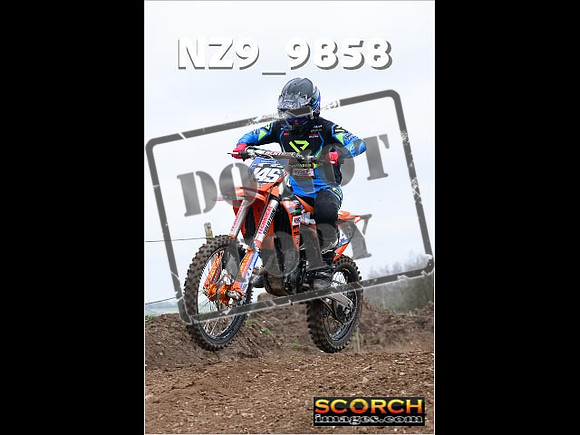 Experts-079
