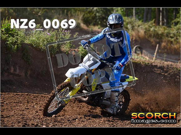 Experts-065