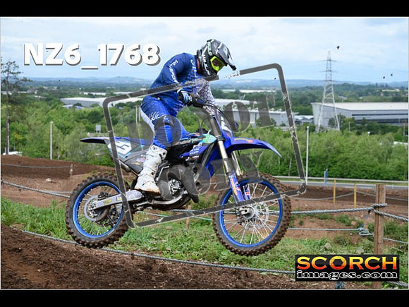 Experts-084