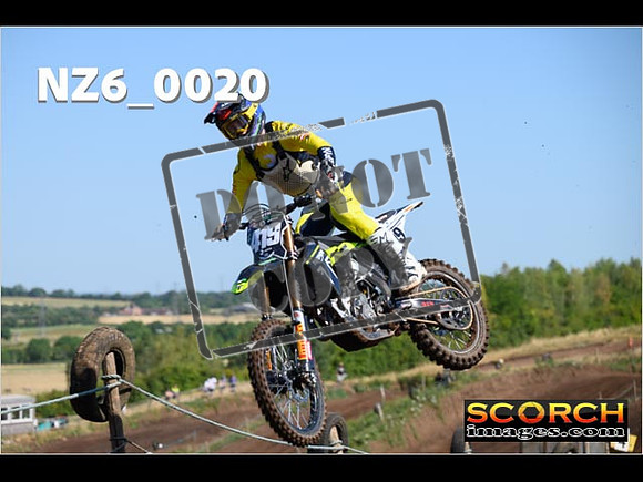 Experts-016