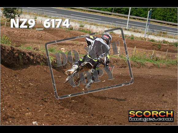 Experts-089