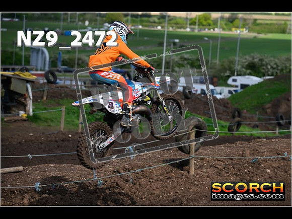 Experts-064
