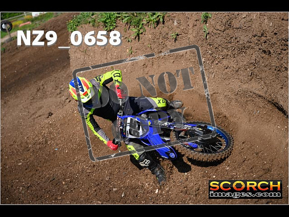 Experts-066