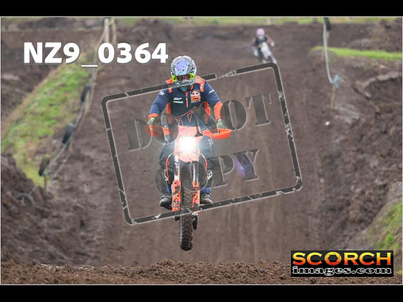 IntersGreenOrange-077