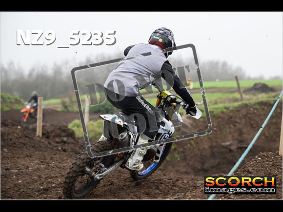 Experts-095