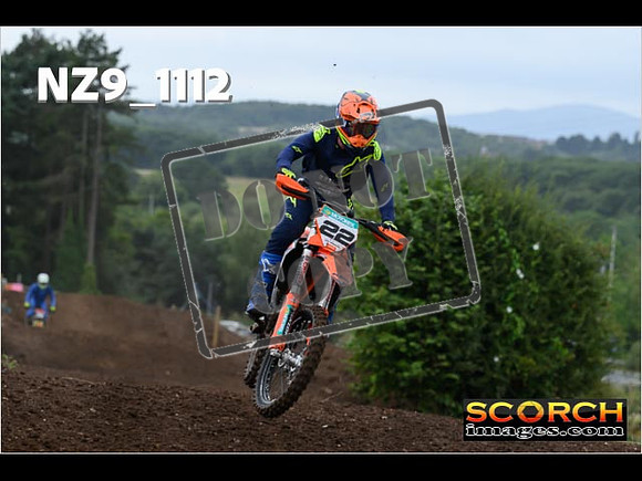 Experts-064