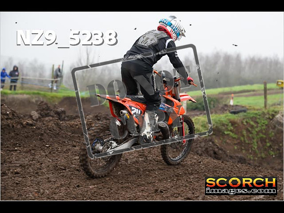 Experts-098