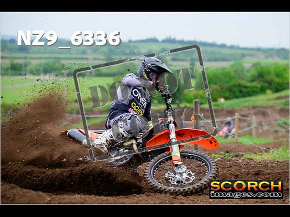 Experts-089