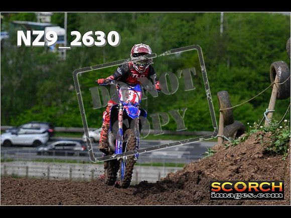 Experts-096
