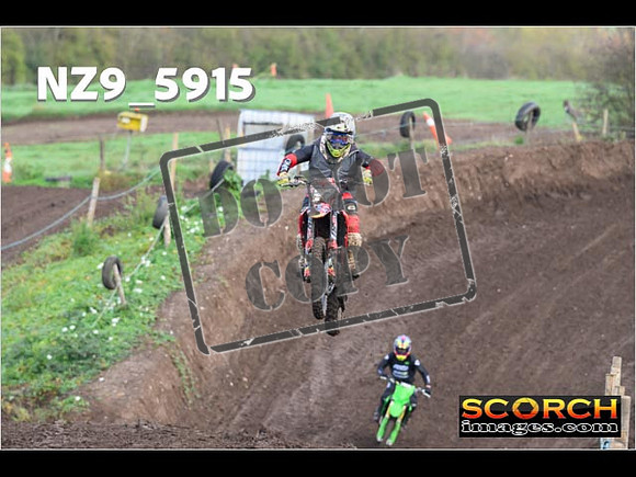 Experts-082