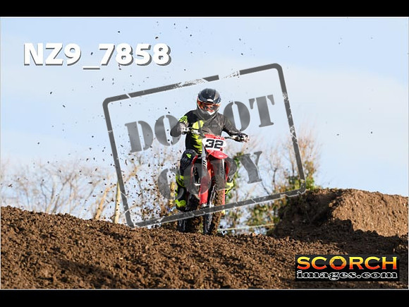 Experts-075
