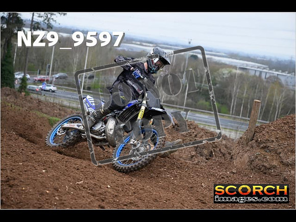Experts-052