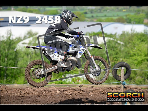 Experts-051