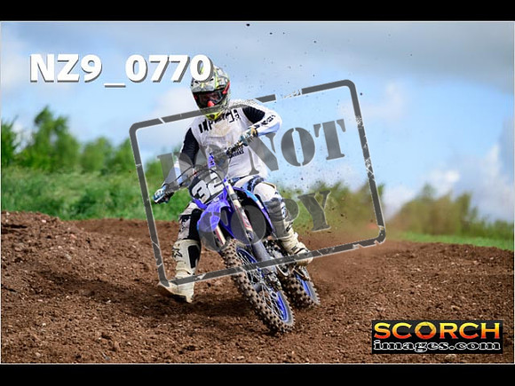 Experts-094