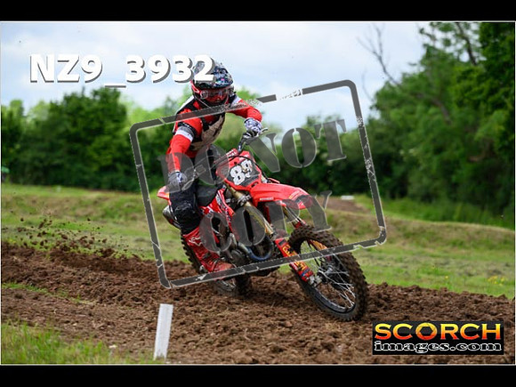 Experts-042