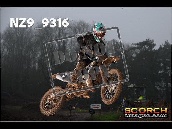 Experts-066