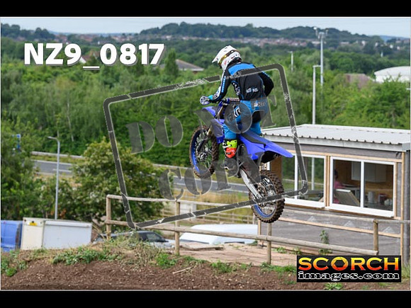 Experts-085