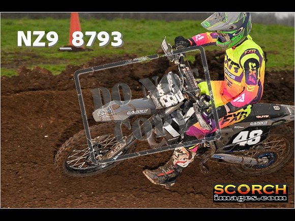 Experts-089