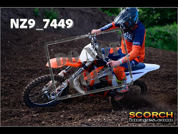 Experts-093