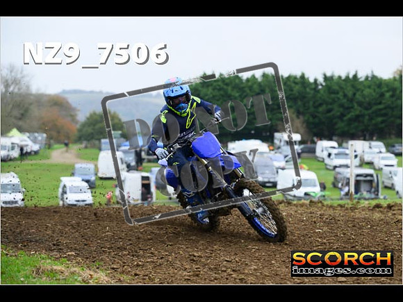 Experts-054