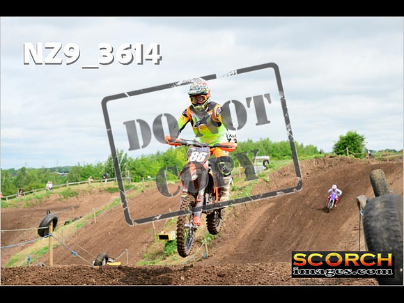 Experts-064