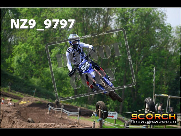 Experts-072