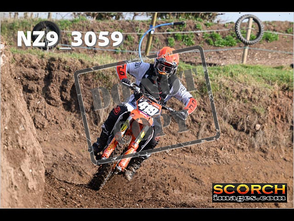 Experts-097