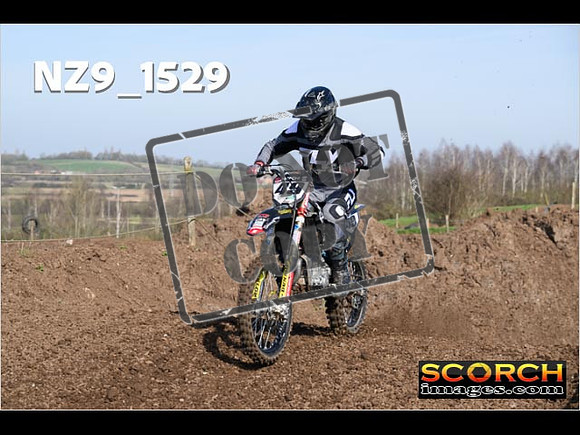 Experts-073
