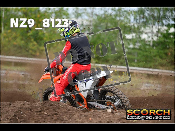 Experts-064