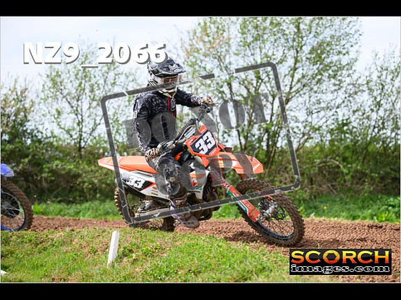 Experts-082