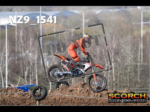 Experts-084