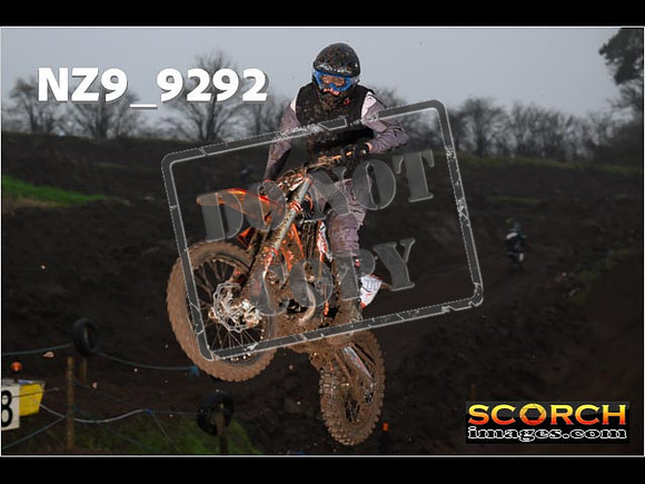 Experts-043