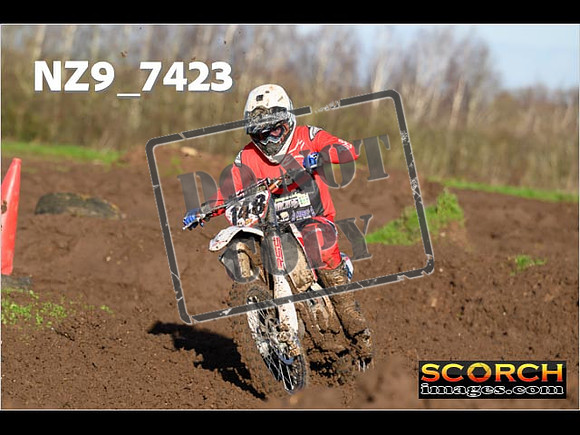 Experts-077