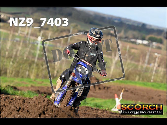 Experts-057