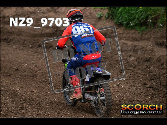 Experts-097