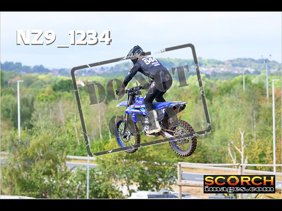 Experts-064