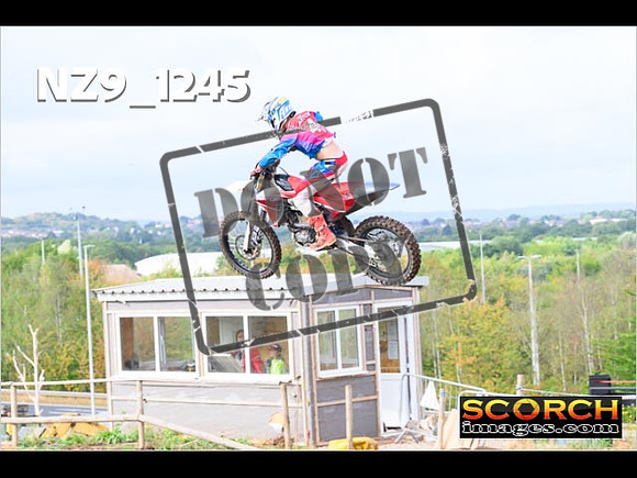 Experts-075