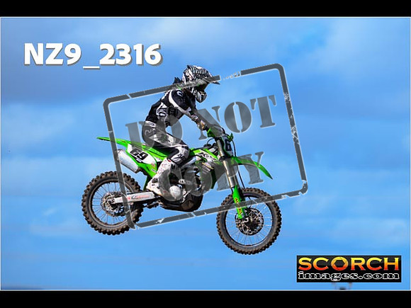 Experts-055