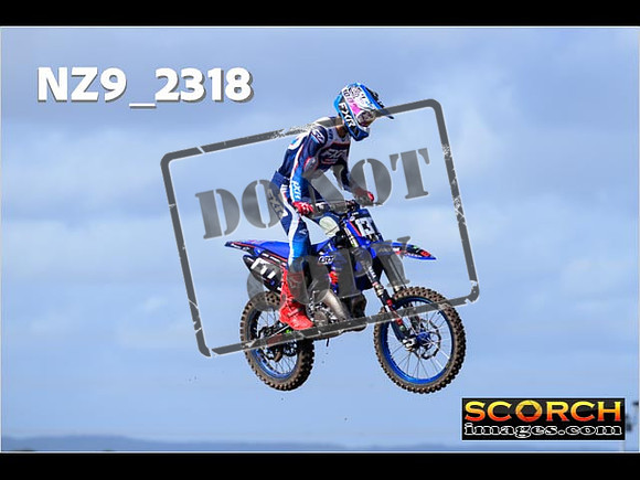 Experts-056