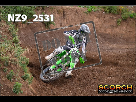 Experts-063