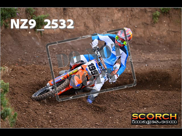 Experts-064