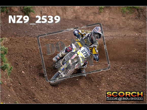 Experts-071
